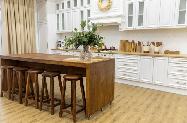 Kitchen Set Kayu Solid untuk Kesan Alami dan Kuat